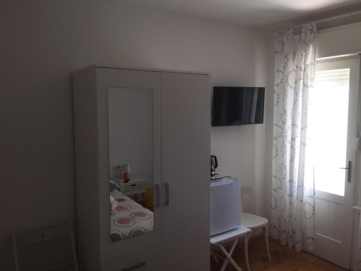 Apartman I Sobe Marijana Rab Town Exterior foto